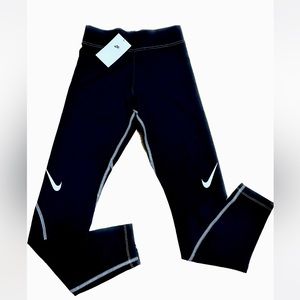 High Rise Nike Womens Leggings Tight Fit NWT Small